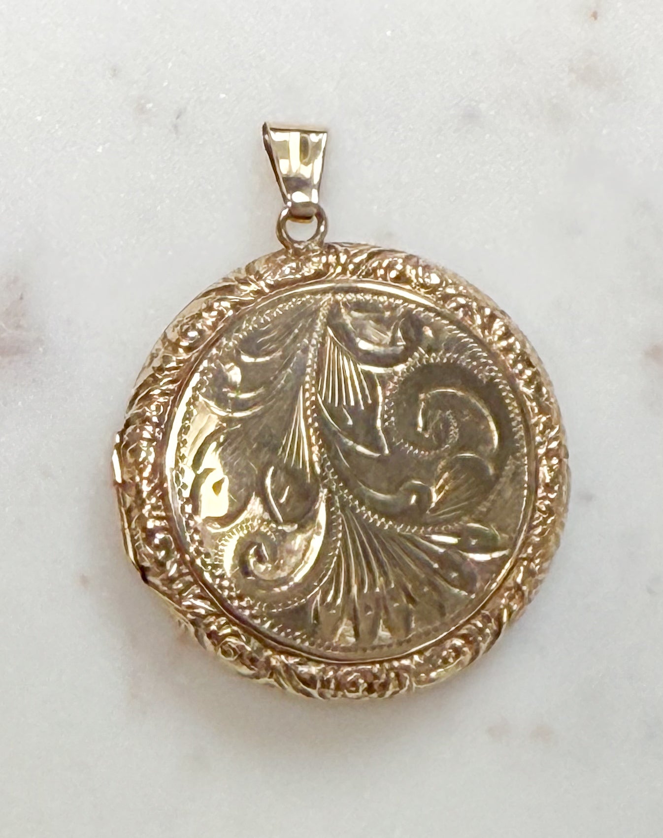 9ct Gold Large Round Locket