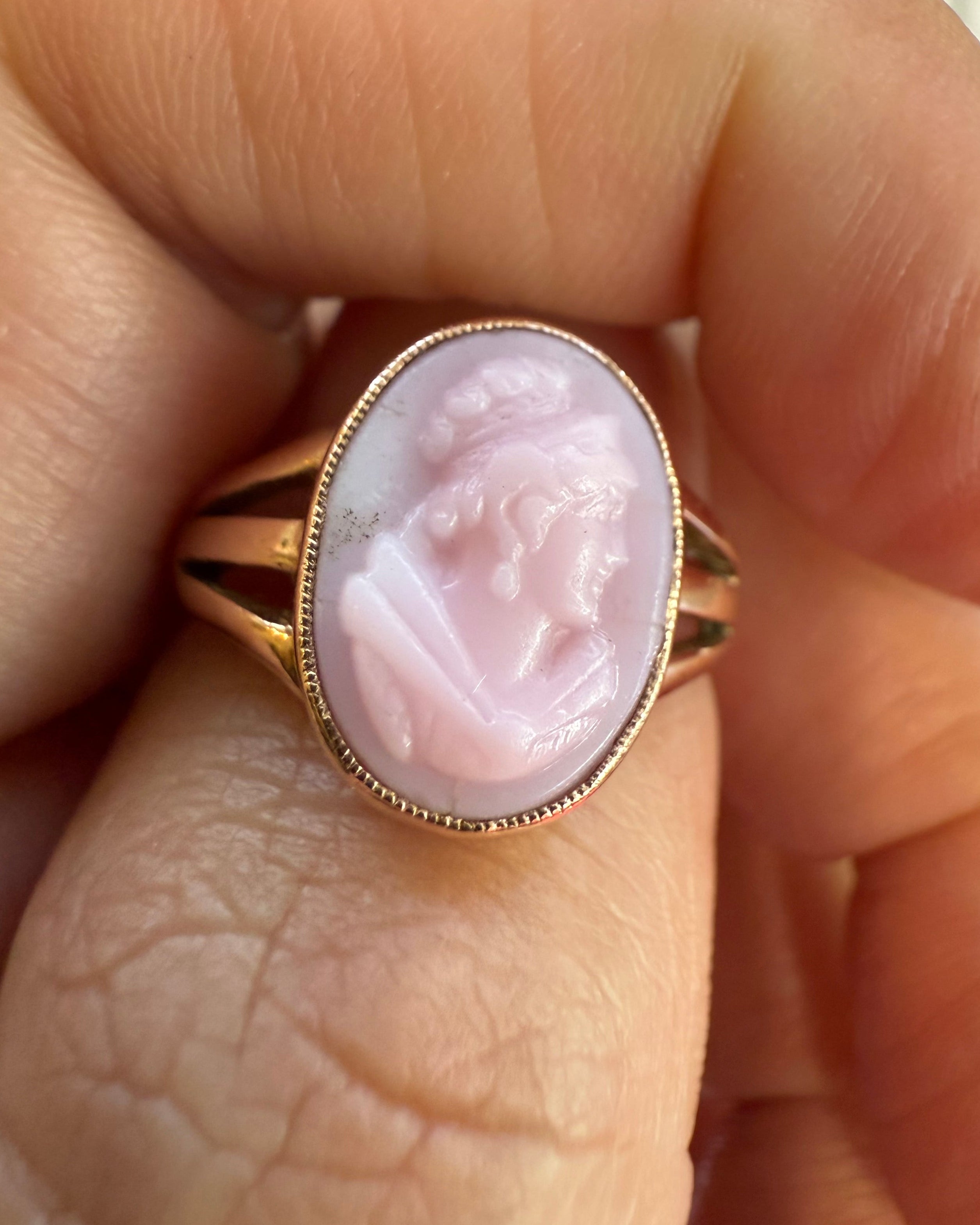 9ct Gold Cameo Ring