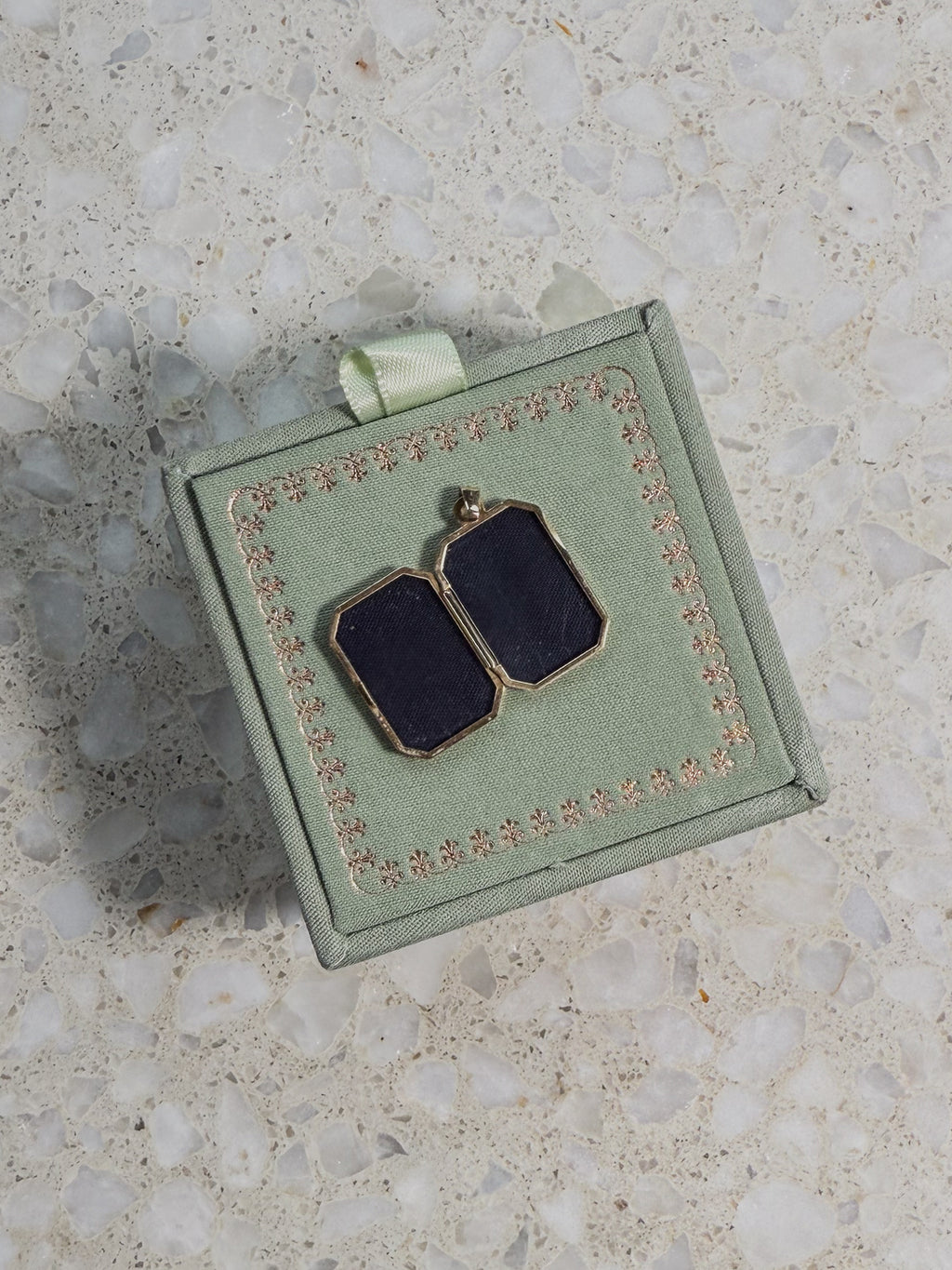 9ct Gold Rectangular Locket