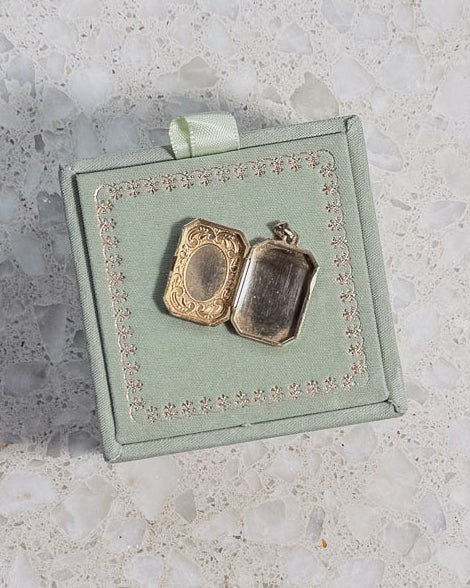 9ct Gold Rectangular Locket