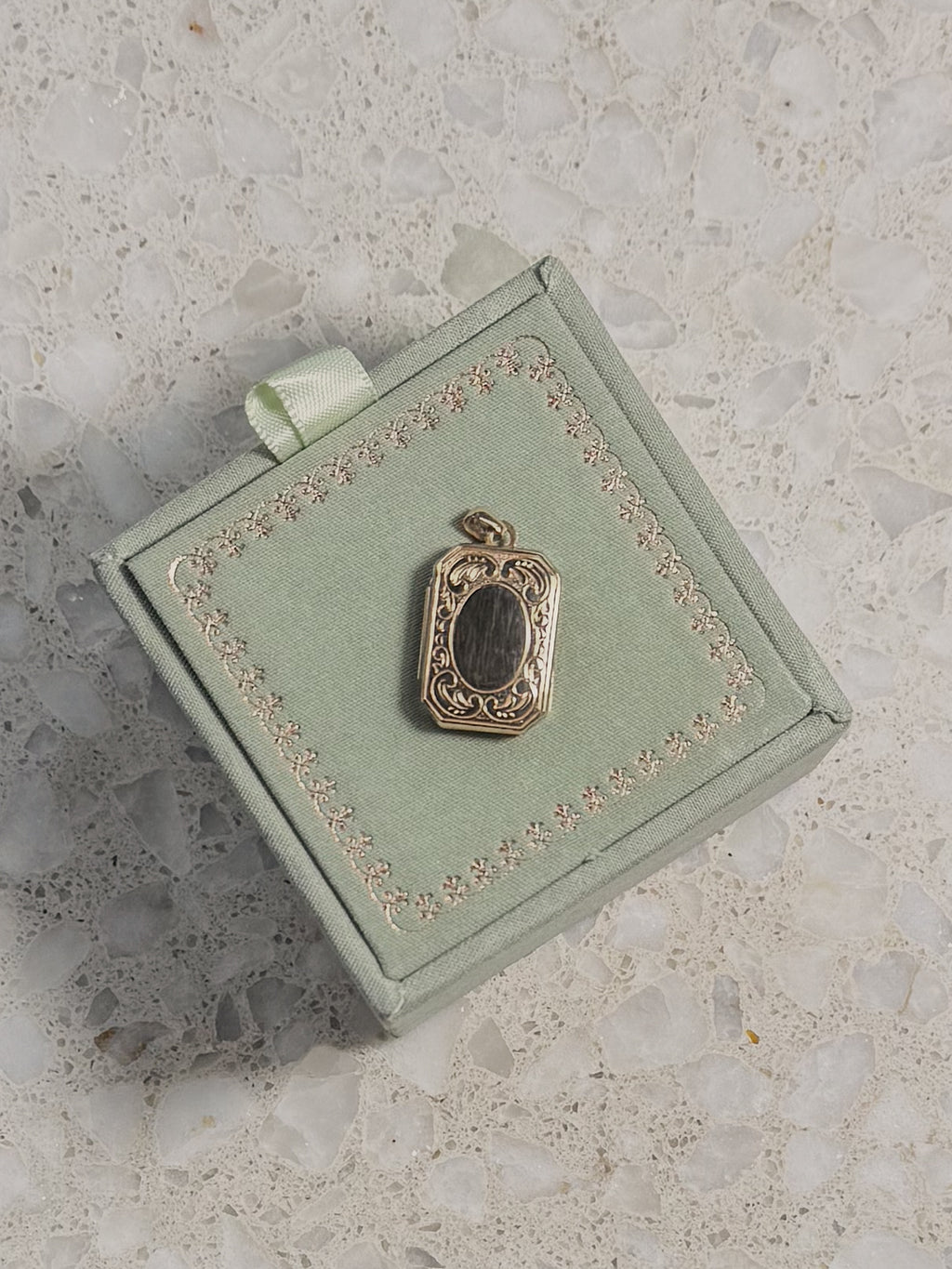 9ct Gold Rectangular Locket