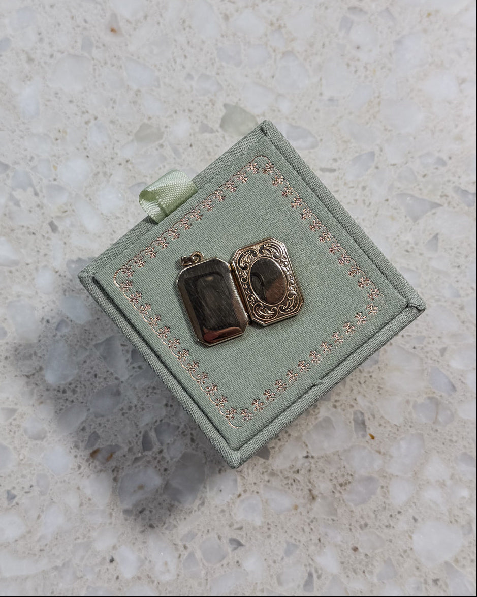 9ct Gold Rectangular Locket