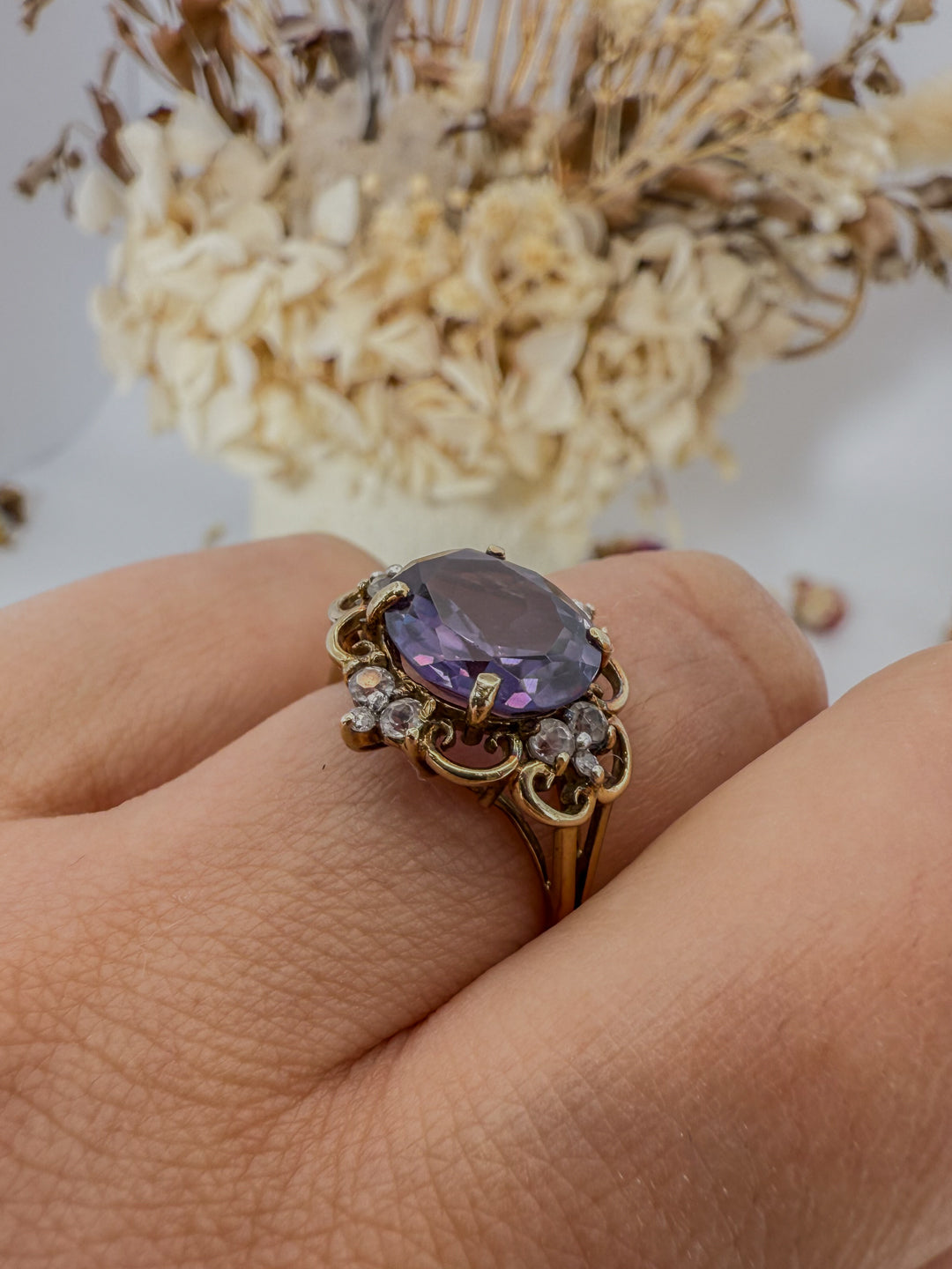 Vintage Colour-Change Ring