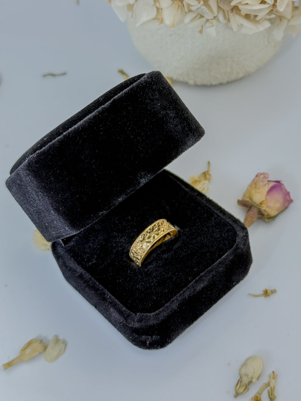 Antique Orange Blossom Gold Band