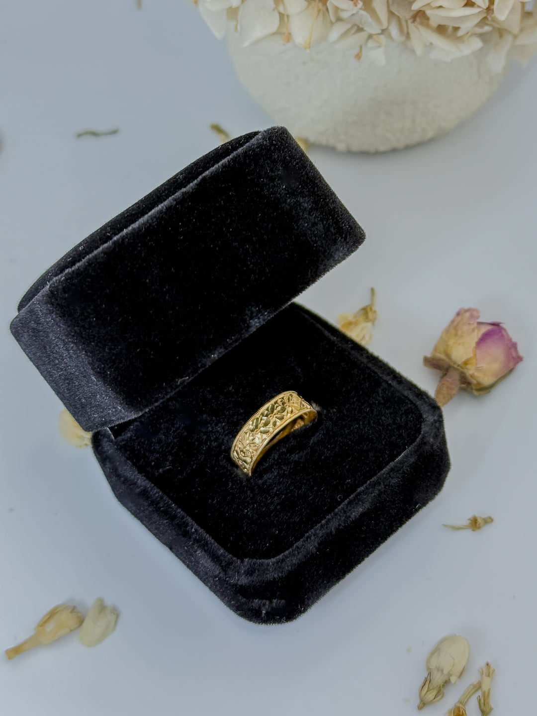 Antique Orange Blossom Gold Band