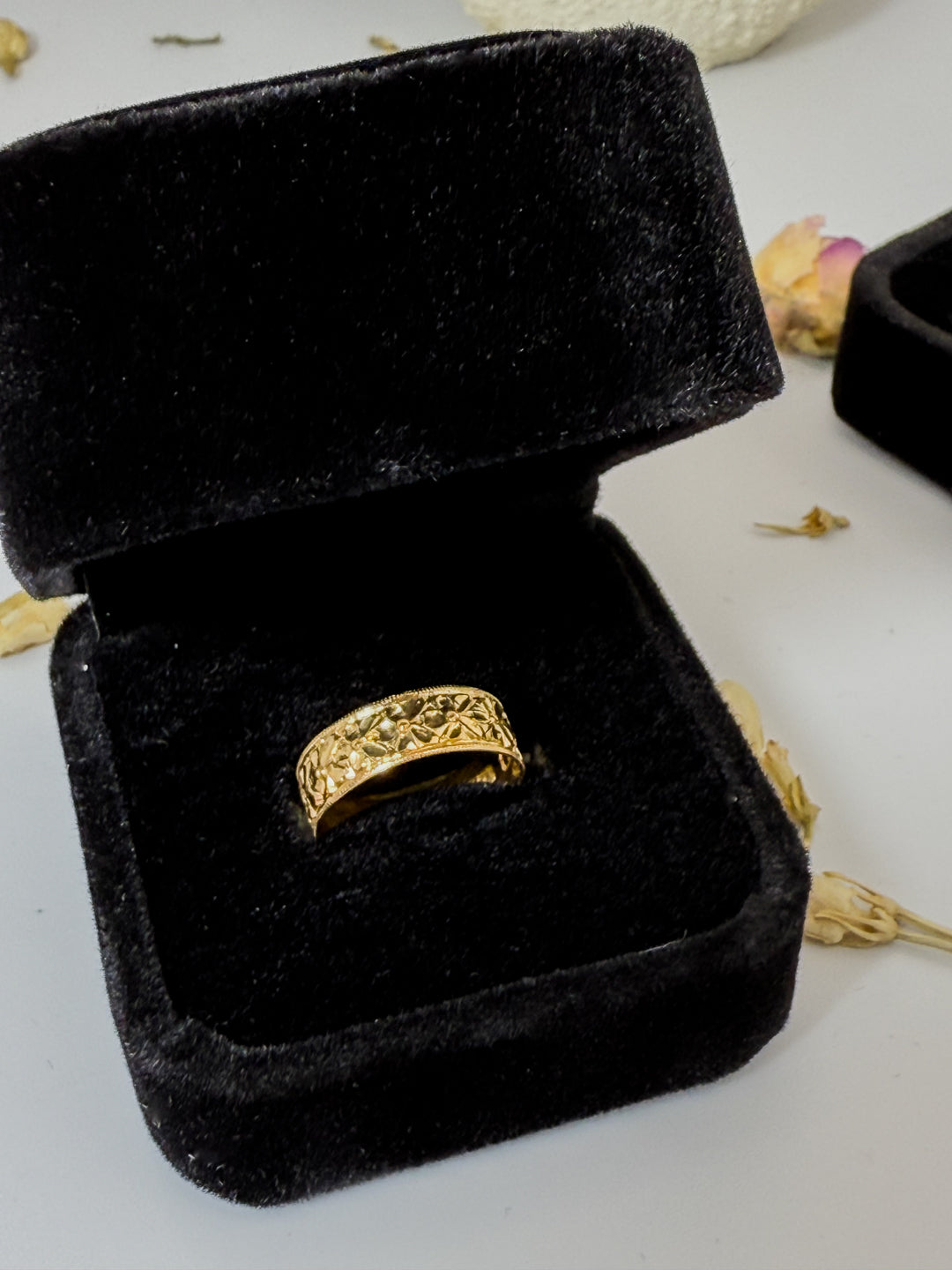 Antique Orange Blossom Gold Band