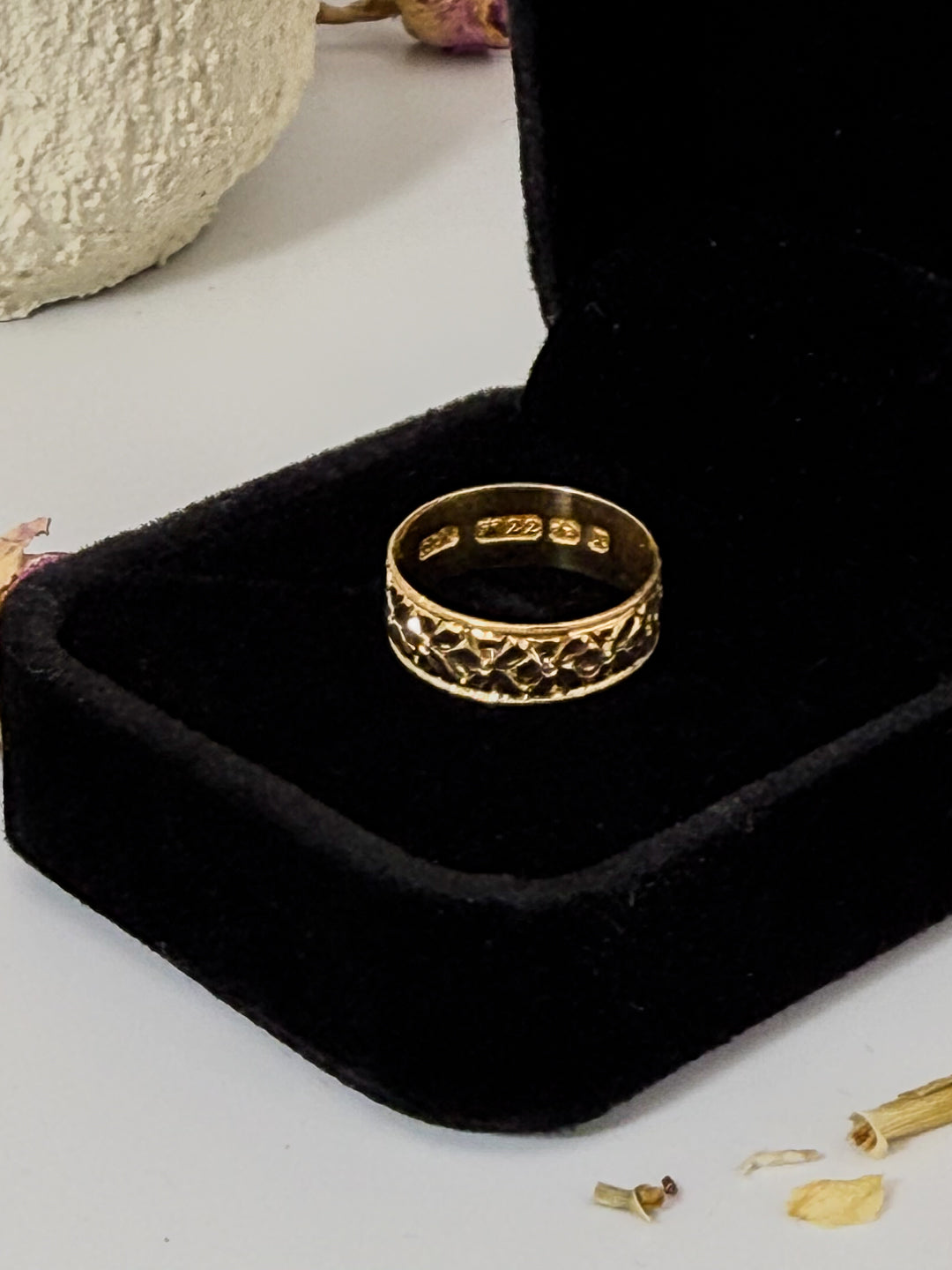 Antique Orange Blossom Gold Band