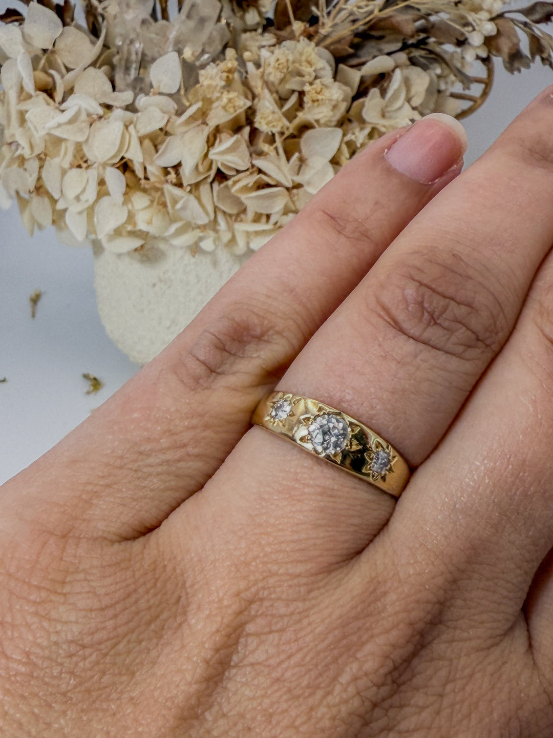 15ct Star-Set Diamond Band