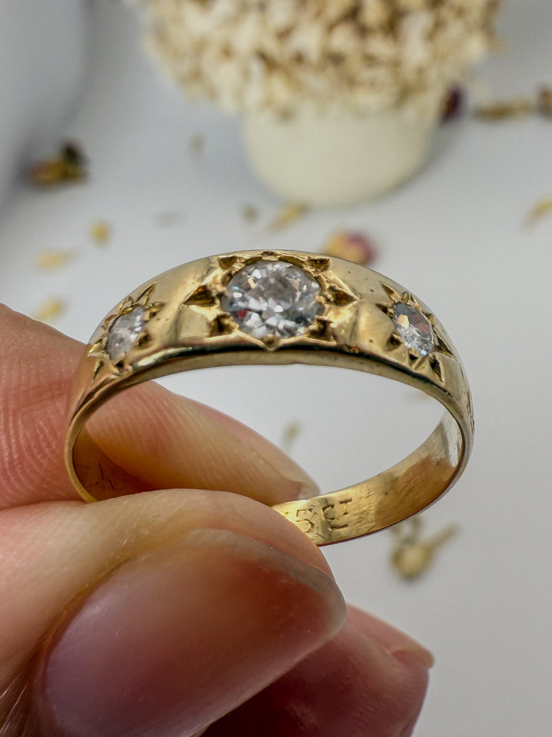 15ct Star-Set Diamond Band