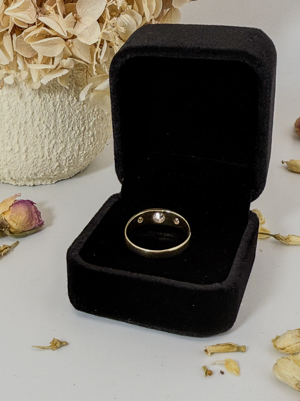 15ct Star-Set Diamond Band