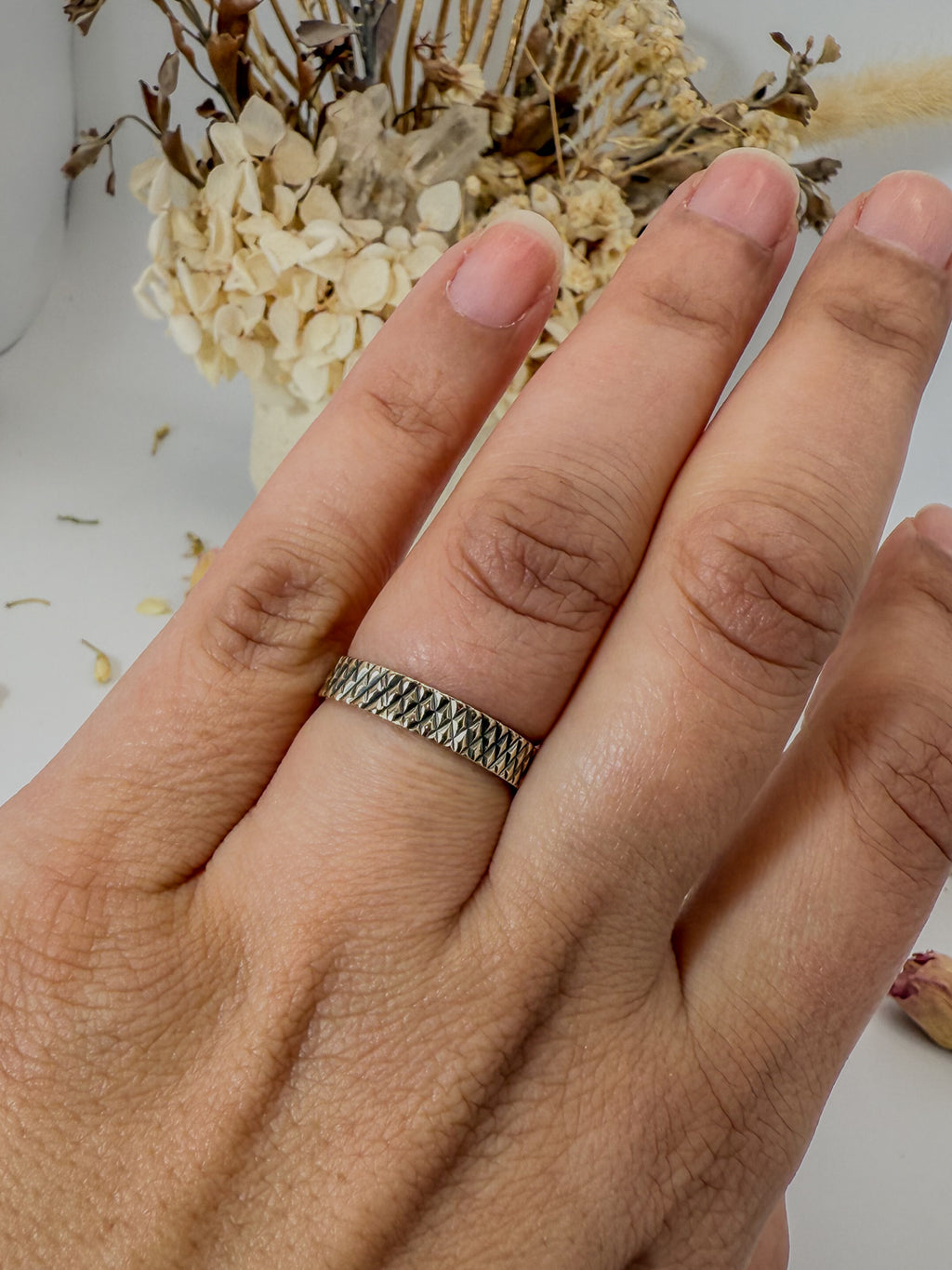 Vintage Crosshatched Ring