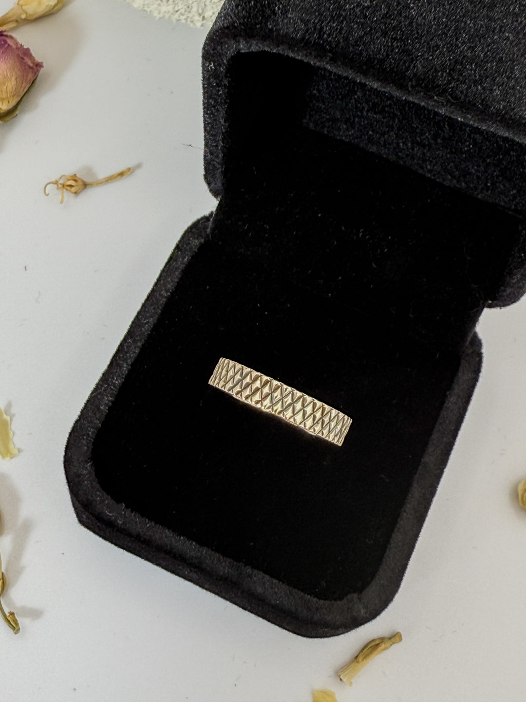 Vintage Crosshatched Ring