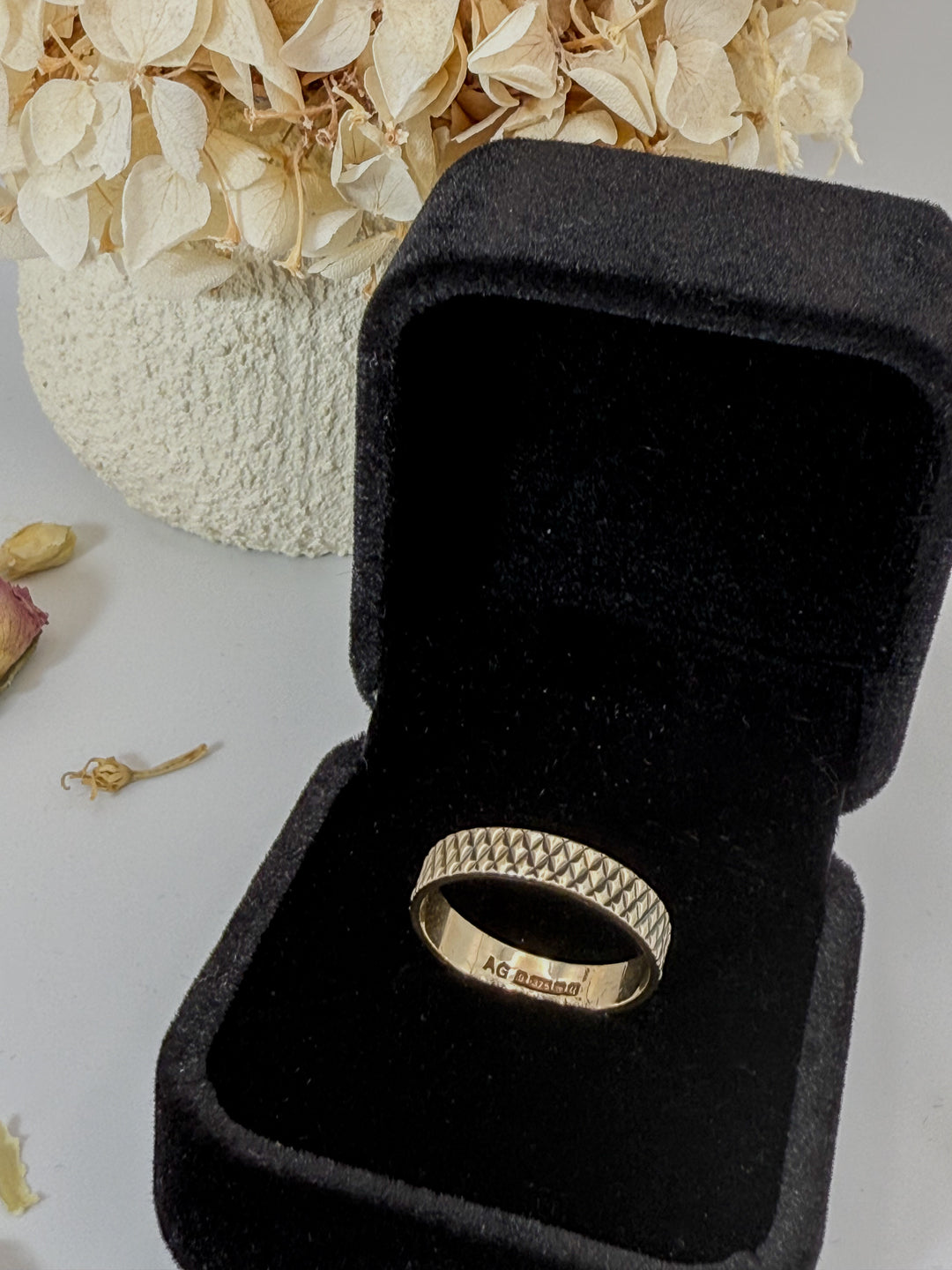 Vintage Crosshatched Ring