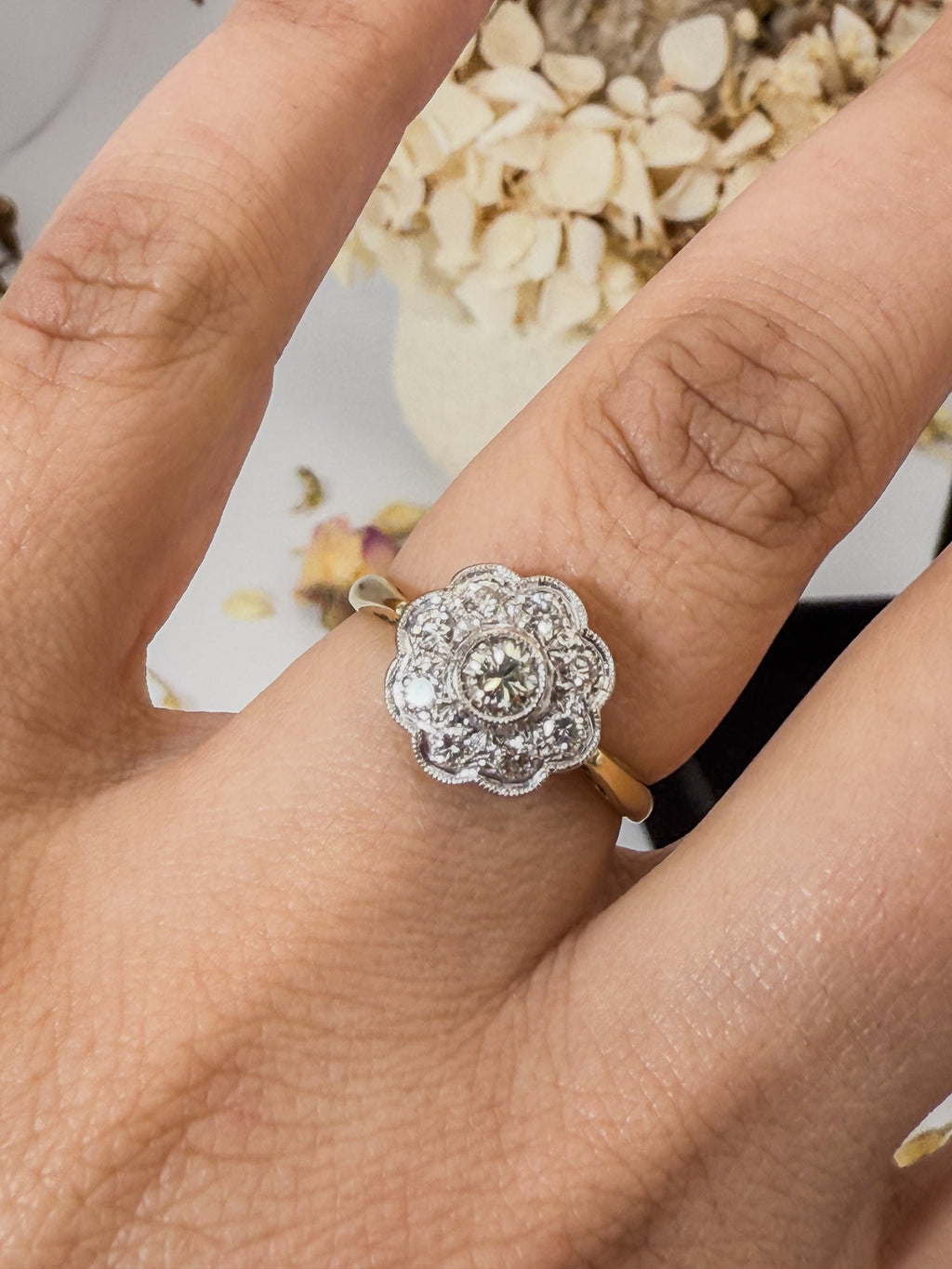 18ct Diamond Daisy Cluster Ring