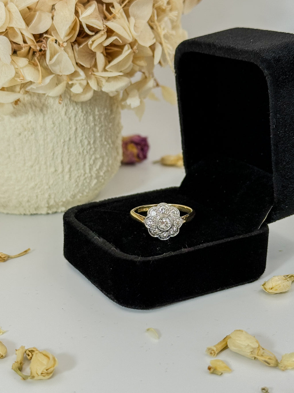 18ct Diamond Daisy Cluster Ring