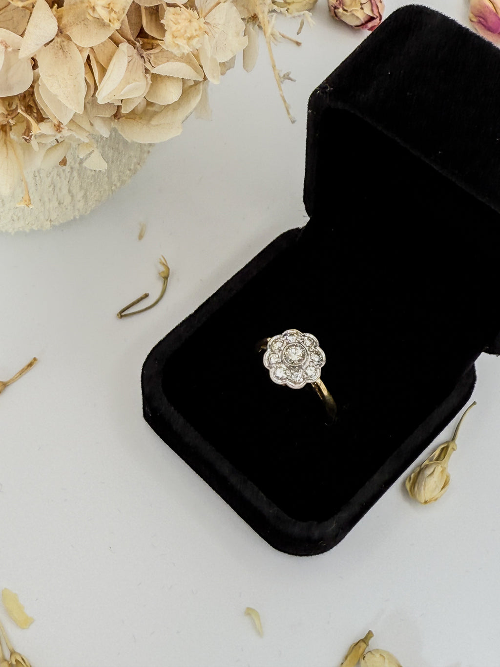 18ct Diamond Daisy Cluster Ring