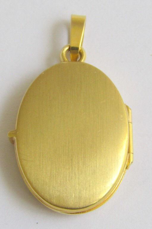 9ct Gold foliate locket