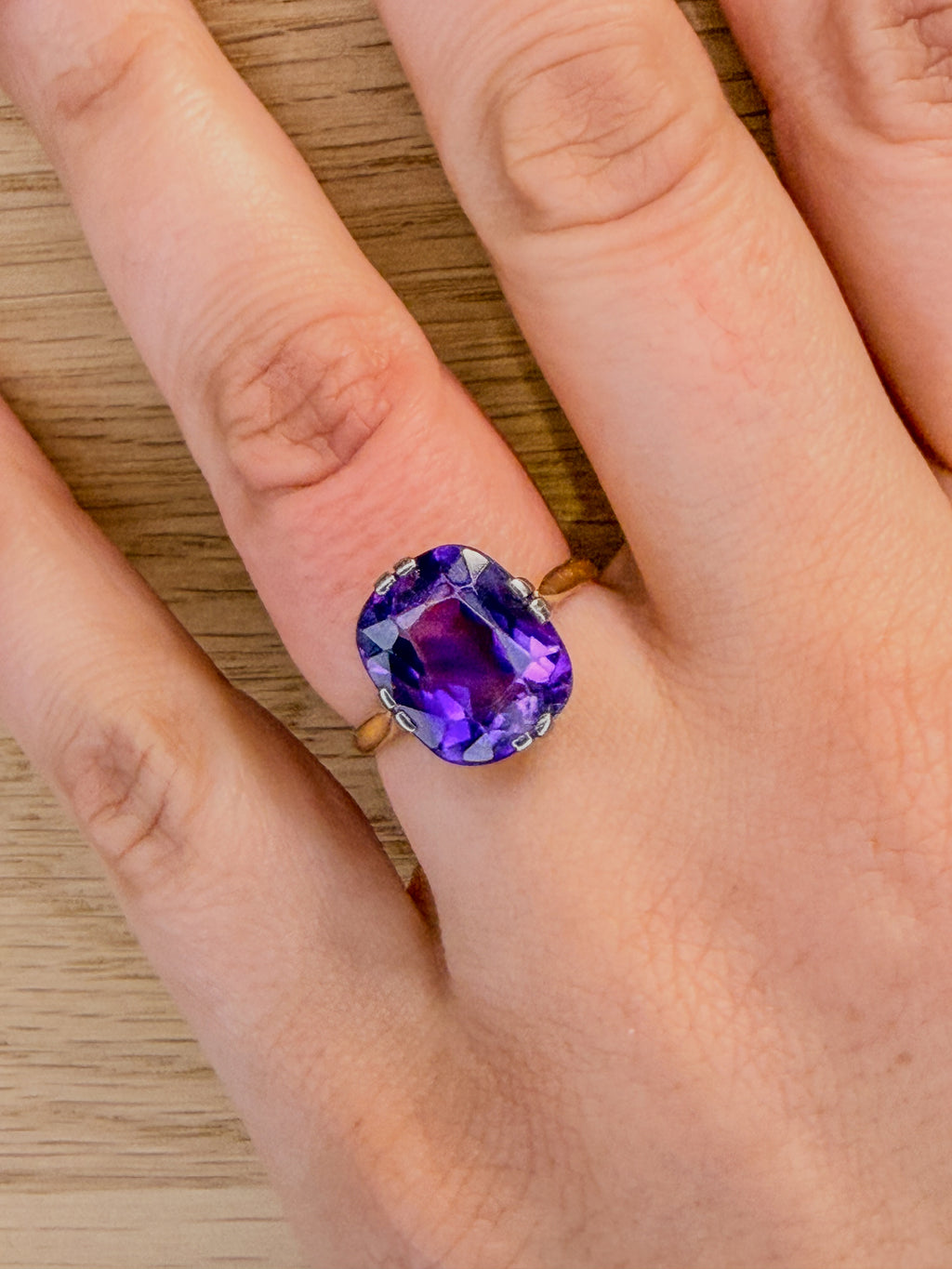 14ct Gold and Amethyst Ring