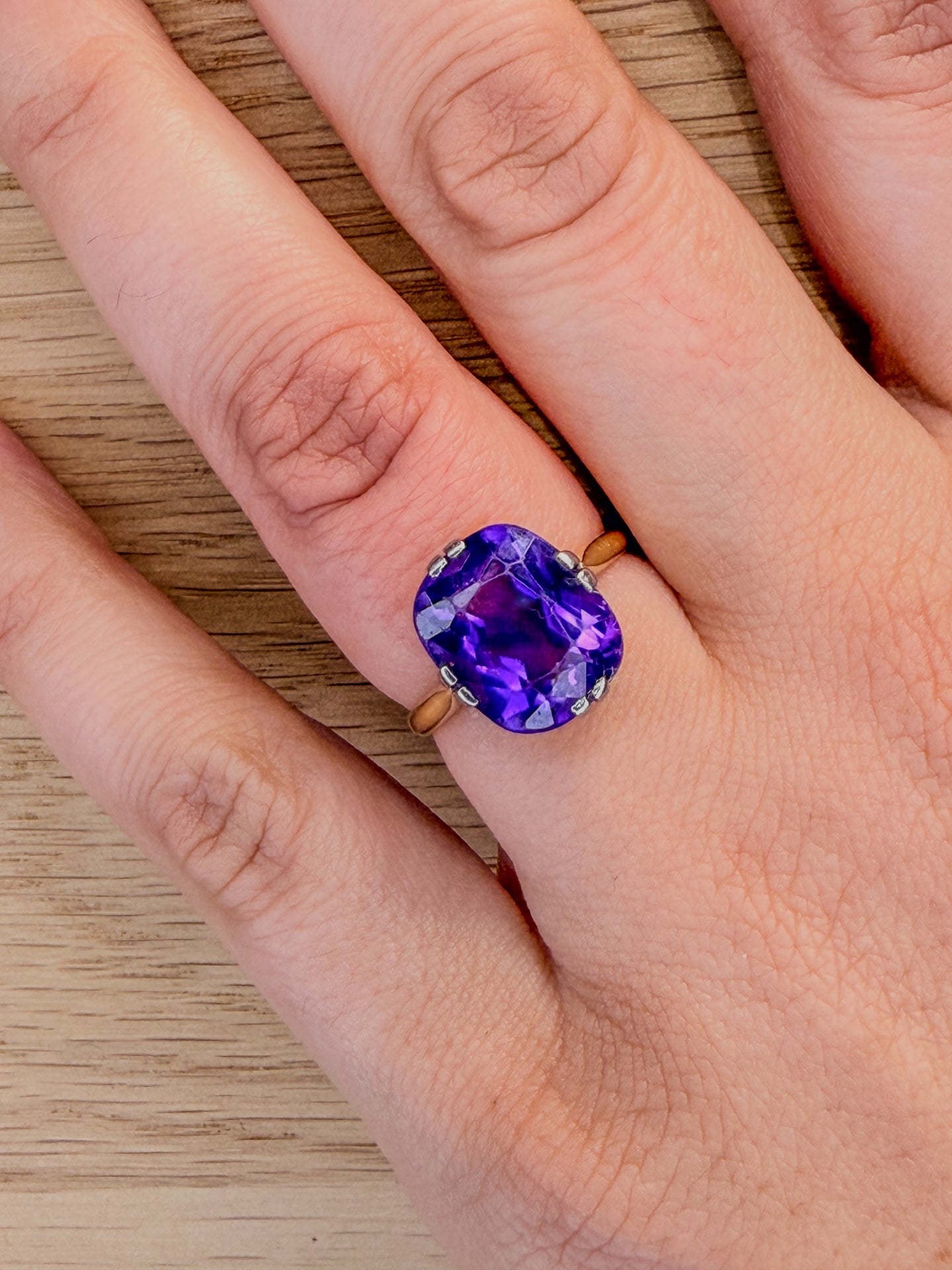 14ct Gold and Amethyst Ring
