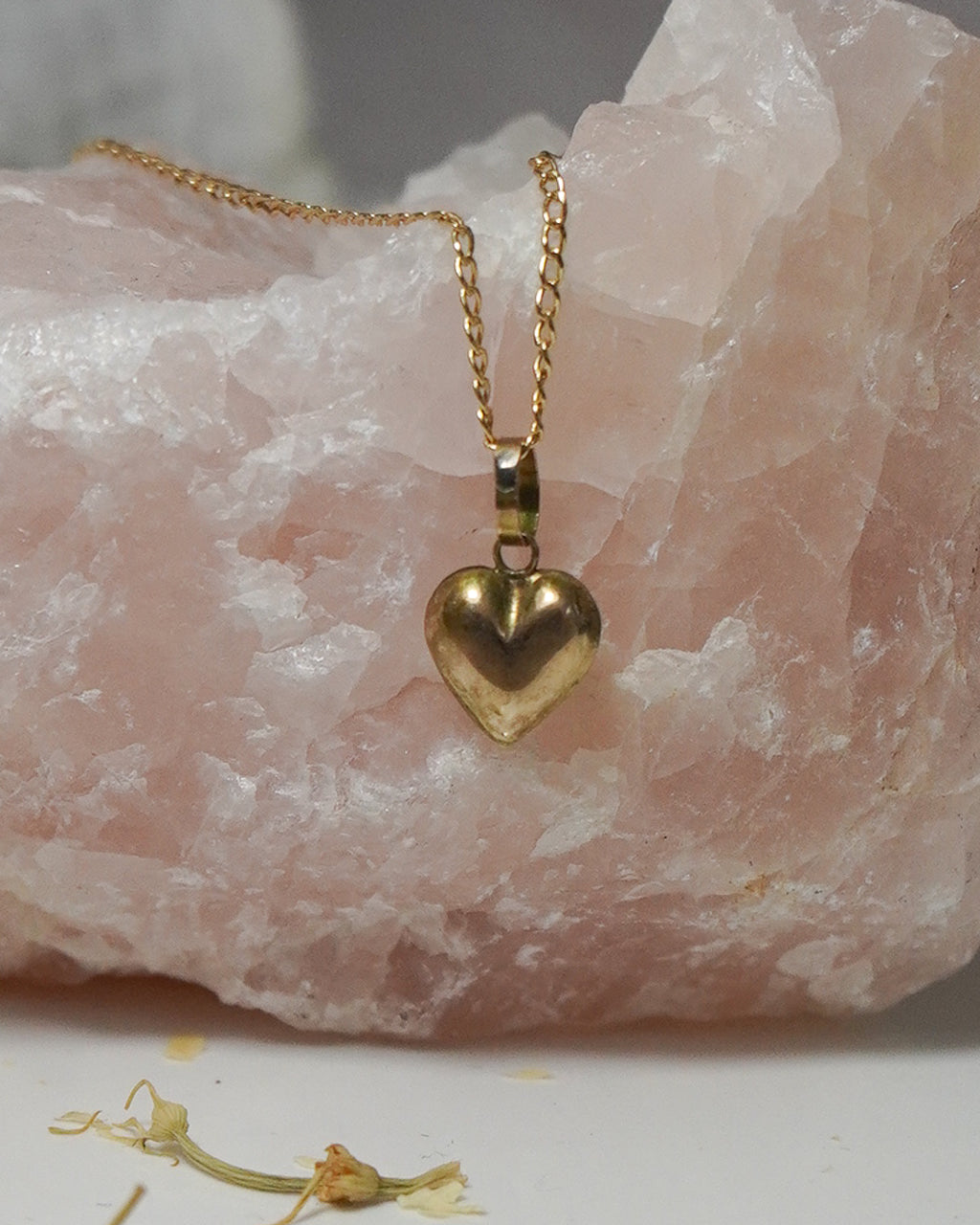 9ct gold necklace with heart pendant