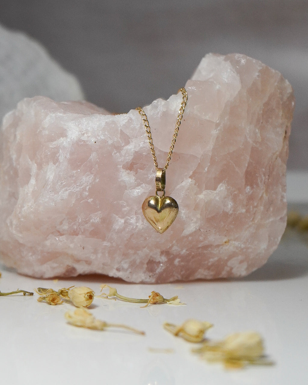 9ct gold necklace with heart pendant
