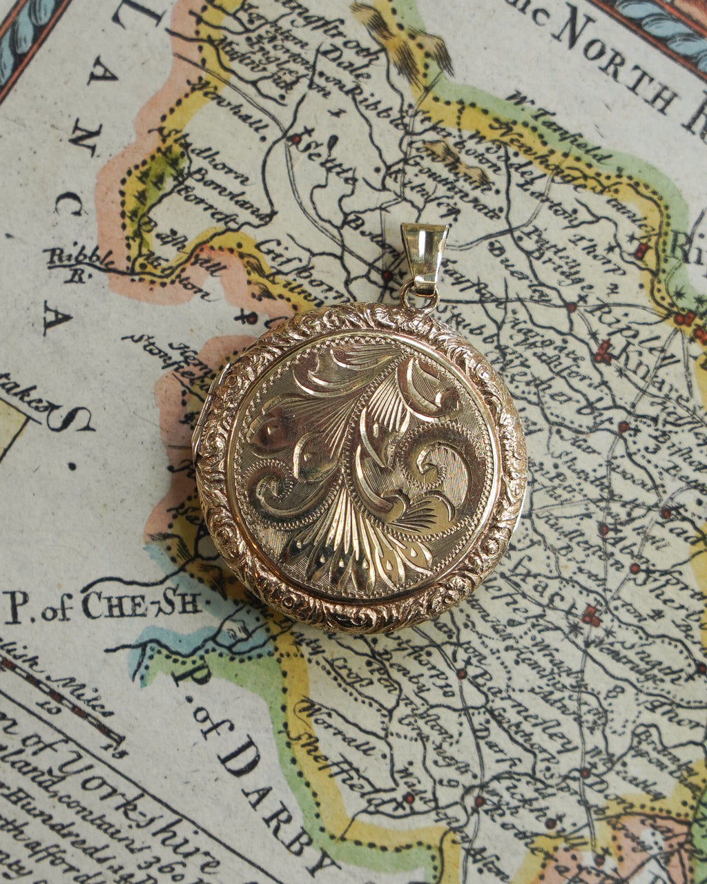 9ct Gold Large Round Locket