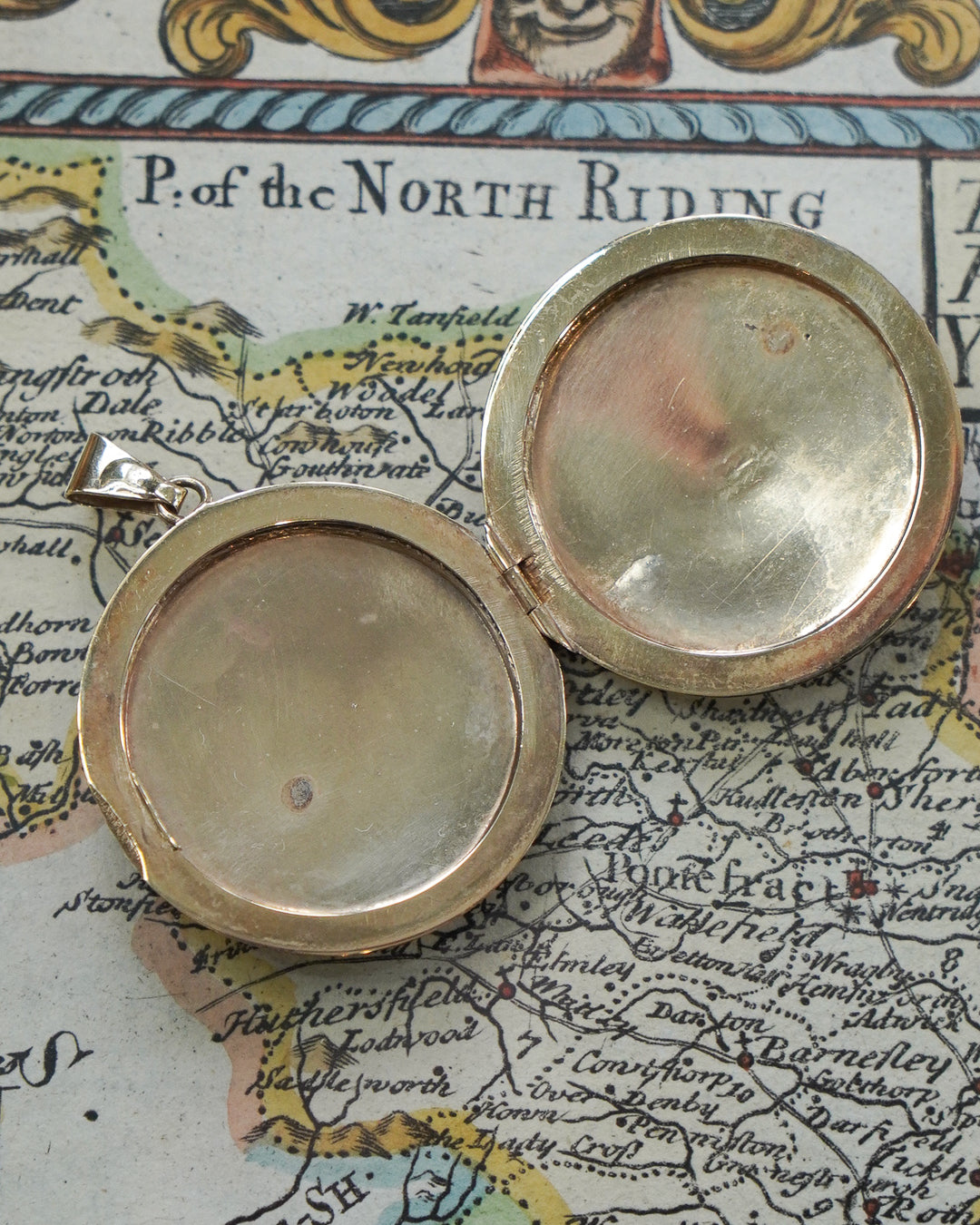 9ct Gold Large Round Locket