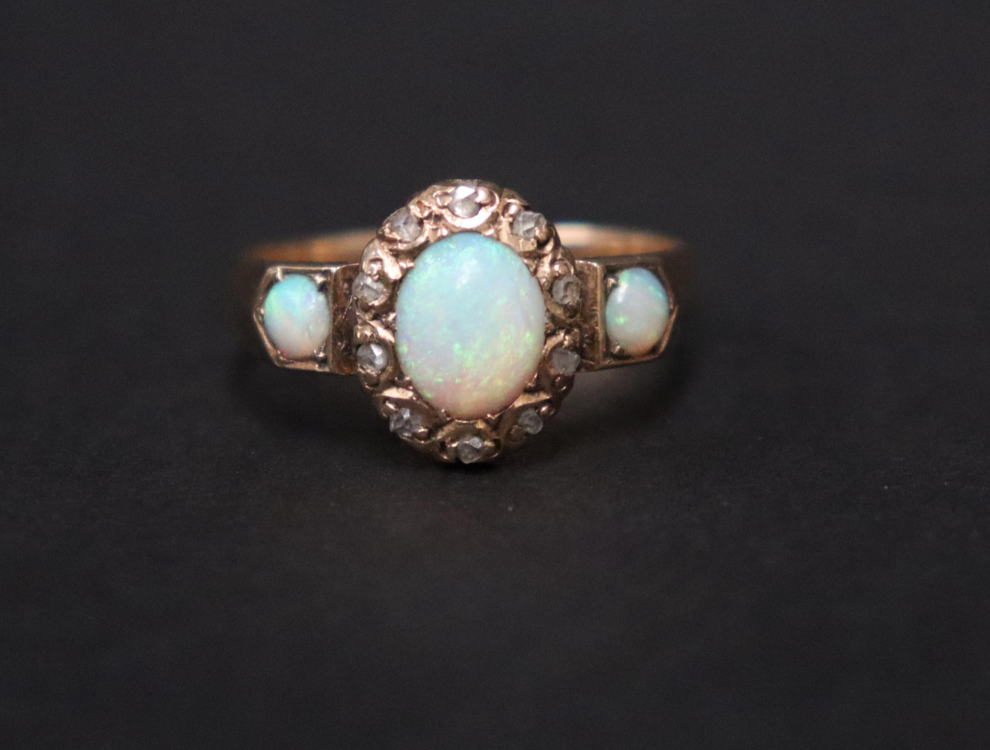 Opal and Diamond 15ct gold Ring